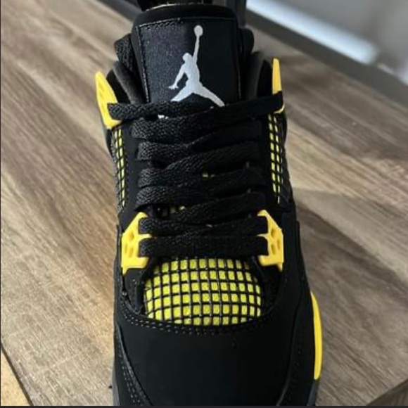 Retro black cat thunder jordans - Picture 3 of 5